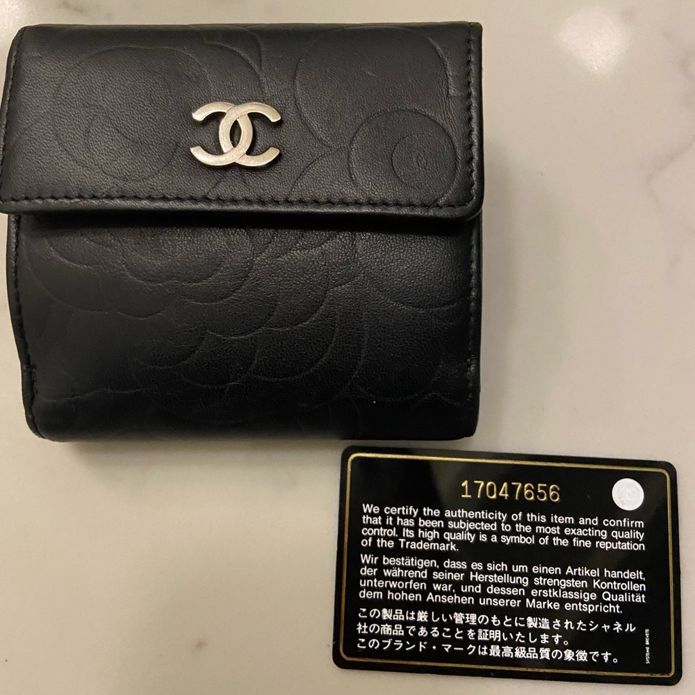 Black Leather Chanel Camellia Rose Bi-Fold Wallet